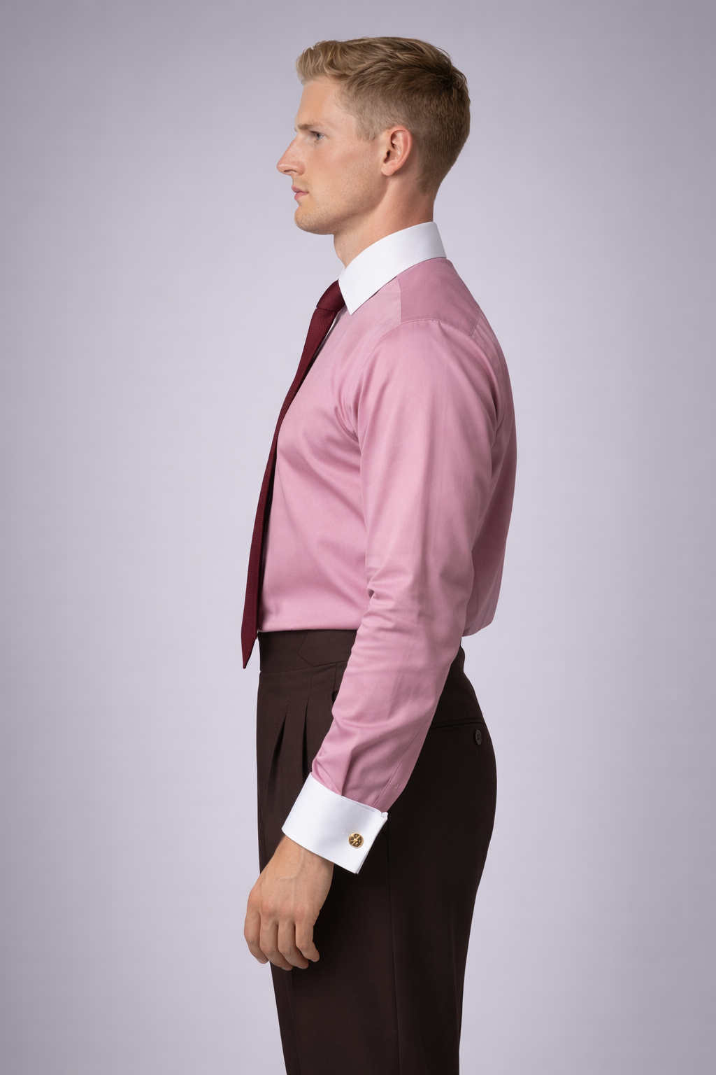 Chemise rose poudré à poignets blancs mousquetaires